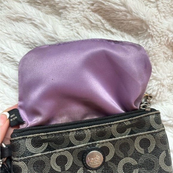 COACH- wristlet - Picture 10 of 12